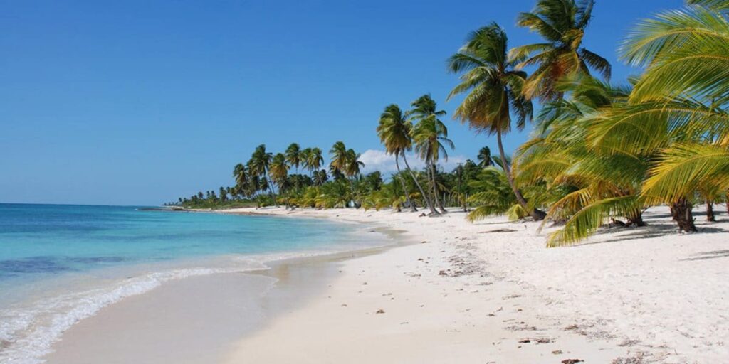 Rekomendasi Pantai Bagus Dekat Jakarta yang Instagramable 2 Pantai Bagus Dekat Jakarta